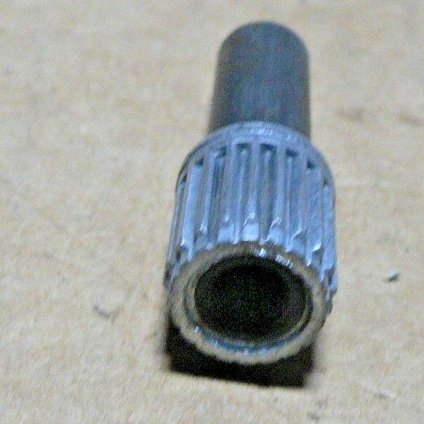 XM978 KNOB 9 INTERNAL THREADED 2BA563 DYNAPAR 324756-002
