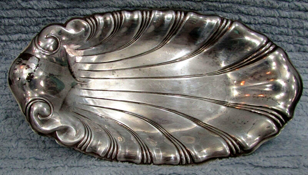 1847 Rogers Bros Neptune Serving Tray Scalloped 9" Oval IS 1970's Silver Plated