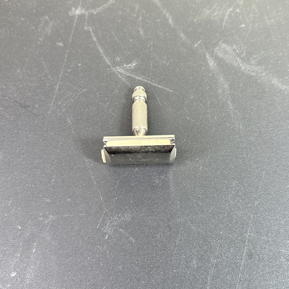 Vintage Gillette Tech Safety Razor ~ Silver Tone