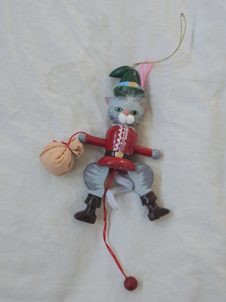 Vintage Puss in Boots Wooden Pull String Toy