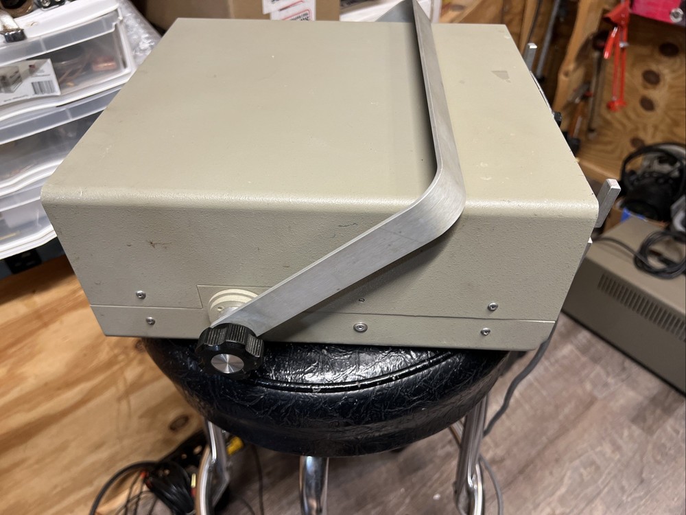 AVCOM PSA-35 Portable Spectrum Analyzer