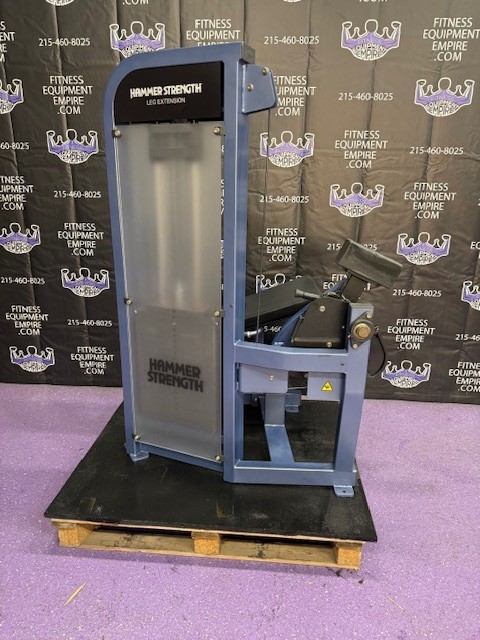 Hammer Strength Select Leg Extension w / 305 Lb Stack