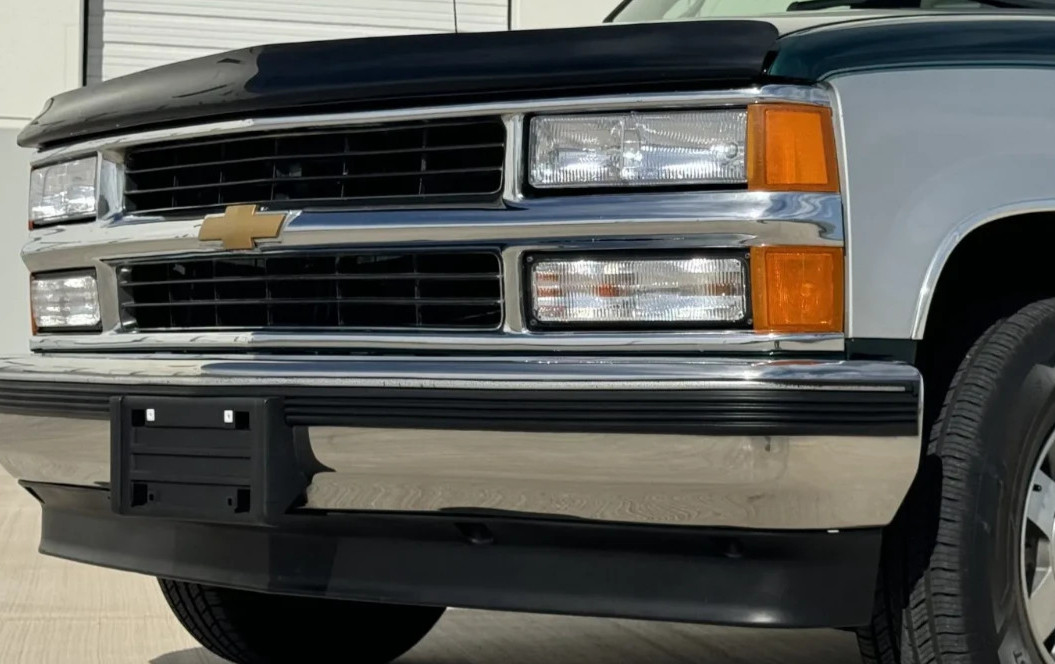 GTS BugFlector Hood Protector Bug Shield Deflector for 88-00 Chevy Silverado OBS