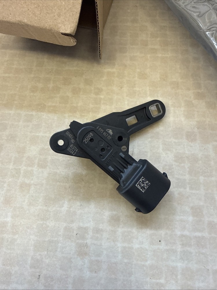 BMW Front Headlight Level Sensor 37146895467 NEW