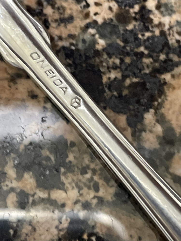 Oneida CLASSIC SHELL Stainless CUBE Silverware Flatware YOUR CHOICE