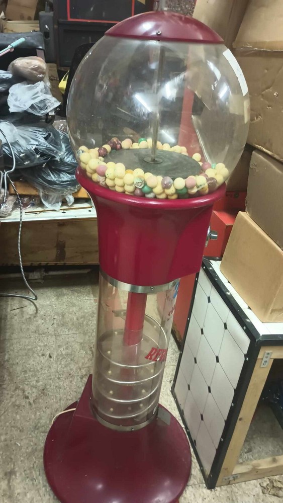 Large Spiral Gumball Machine