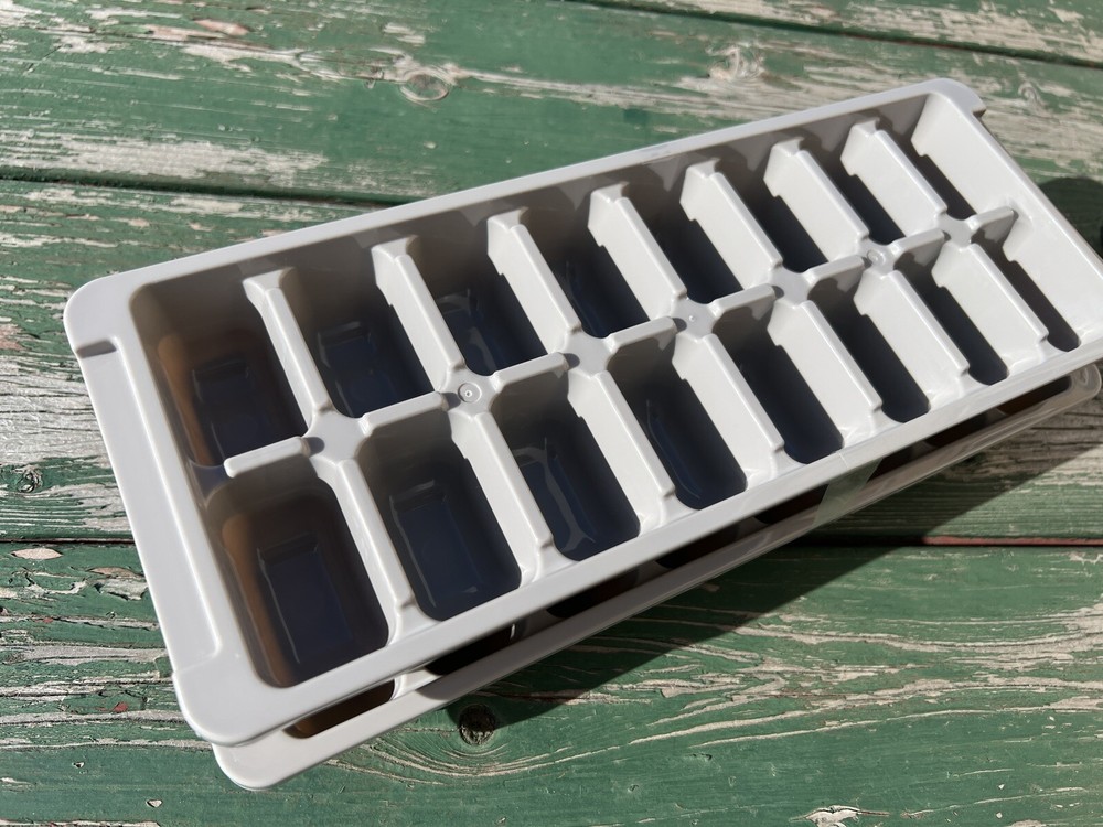 2-Pack ROOM ESSENTIALS Plastic Ice Cube Trays BPA-Free • Grey