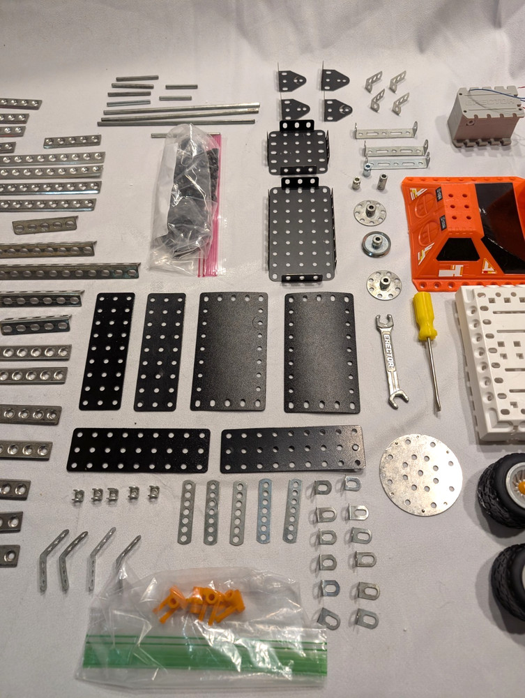 Vintage 1981 Ideal Erector Set 375 Motorized Construction Mostly Complete