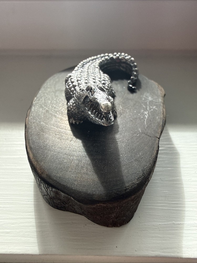 Patrick Mavros Solid Silver Crocodile Place Card Holder On A Hardwood Base