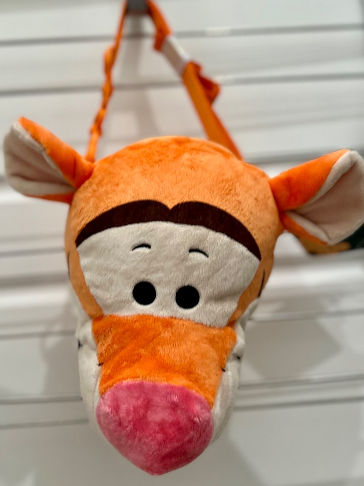 NEW Disney Parks Winnie the Pooh Zipper Purse Crossbody Tigger Head Plush Bag