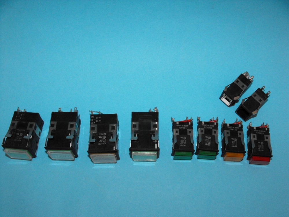 Omron M2PJ-701+A3SJ-801.Lighted Pushbutton Switch Lamp.(LOT10PCS).USED