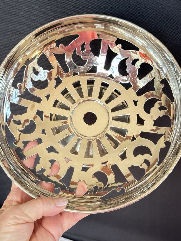 Vintage Manning Bowman Quality Meriden CT Fruit Bowl Silverplate Reticulated 232