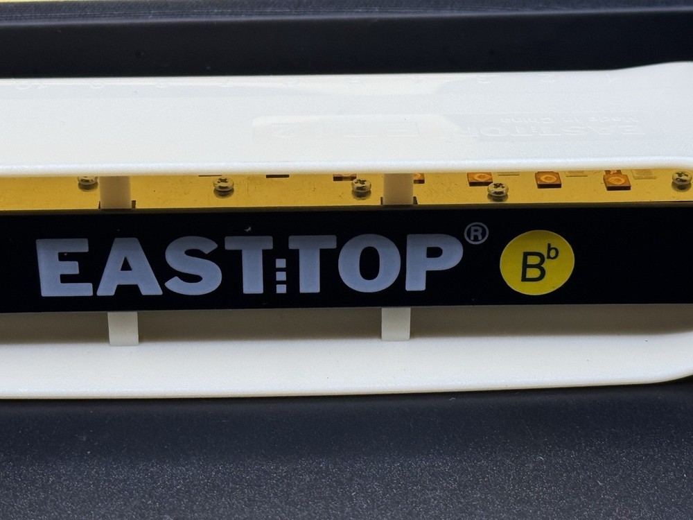 Easttop ET12 Chromatic Harmonica B-Flat with Case