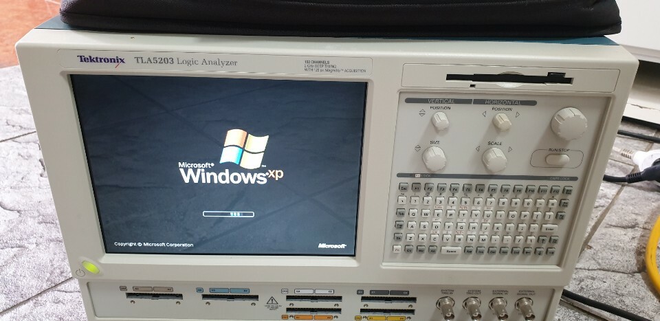Tektronix TLA5203 102 Channel Logic Analyzer[#A07]