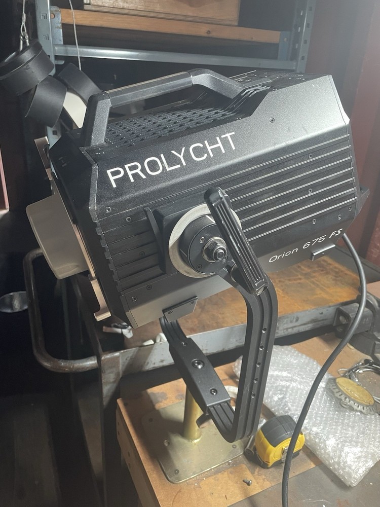 Prolycht 675