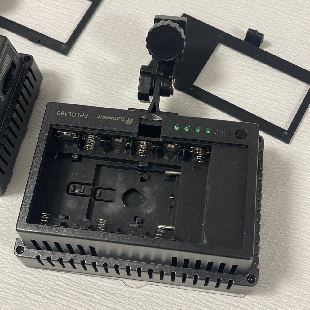 Flashpoint 160 LED on Camera Light (Includes Everything In Photos)