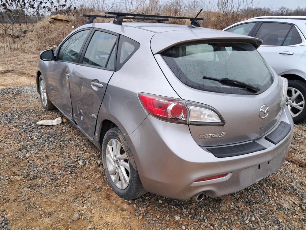 3 2013 Glove Box 4917555