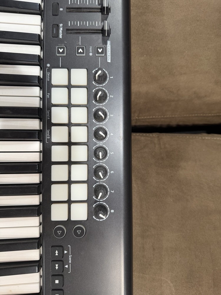 Novation Launchkey 61 MK2 MIDI Keyboard Controller USB 61-Key – Tested Working