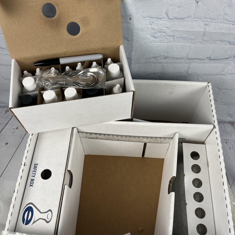 eScience Labs Kit 1286 Science Interactive lab kit For Biology