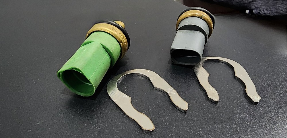 Stainless Audi VW Engine Temperature Sensor Retainer 032121142