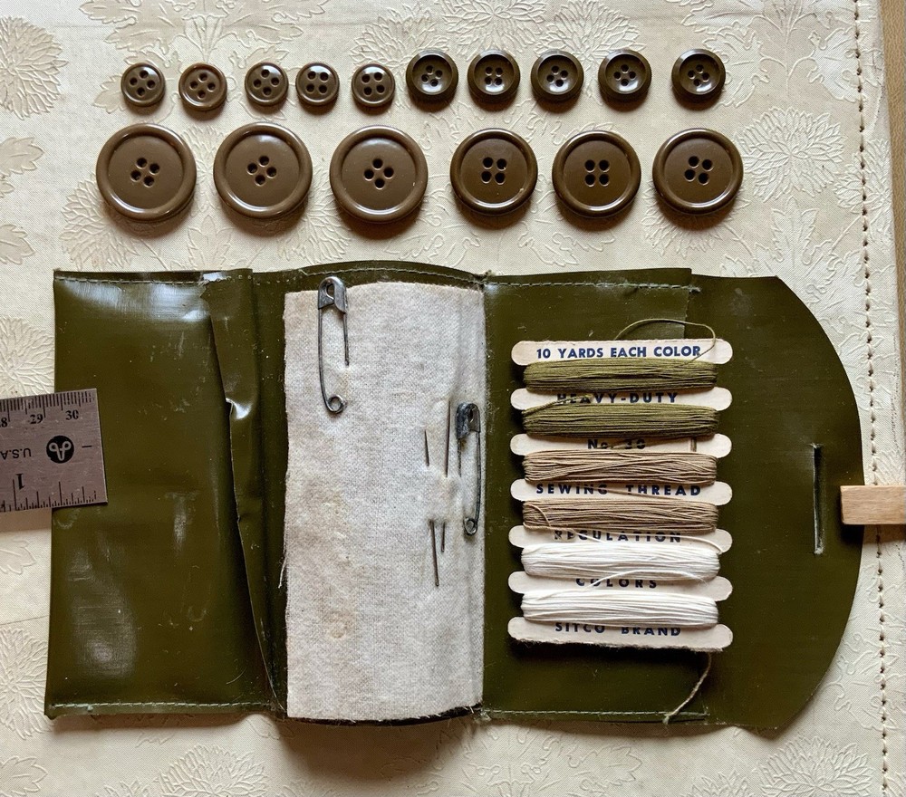Vntg WW2 U.S. Army Sewing Kit Pouch U.S. Military Soldier Sewing Kit Buttons +