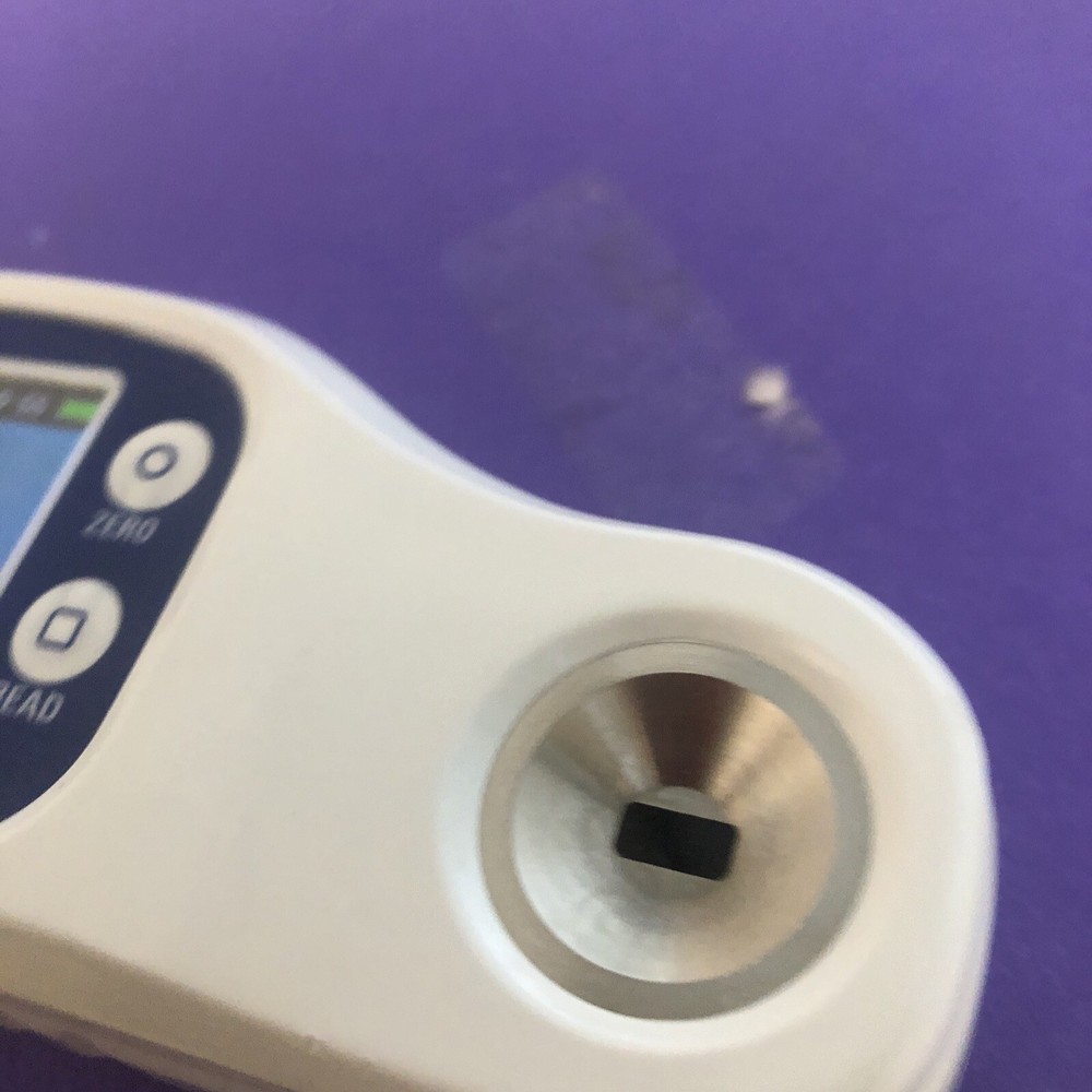 WORKING Cole-Parmer 81150-55 Digital Refractometer, 0 - 85% Brix