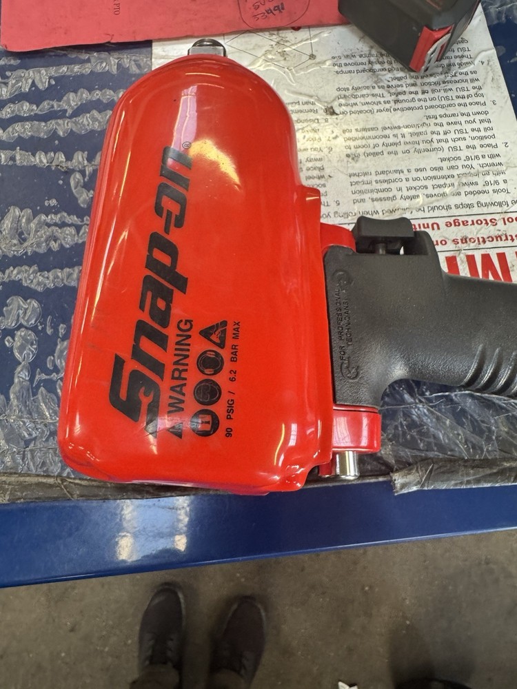 Snap-on Red Pneumatic Impact Wrench