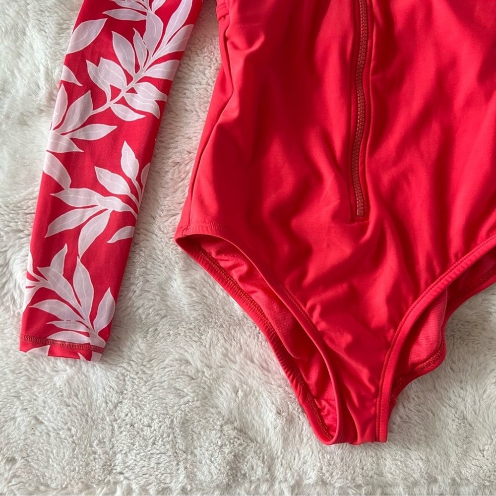 Long sleeve zip front one piece bathing suit Size S