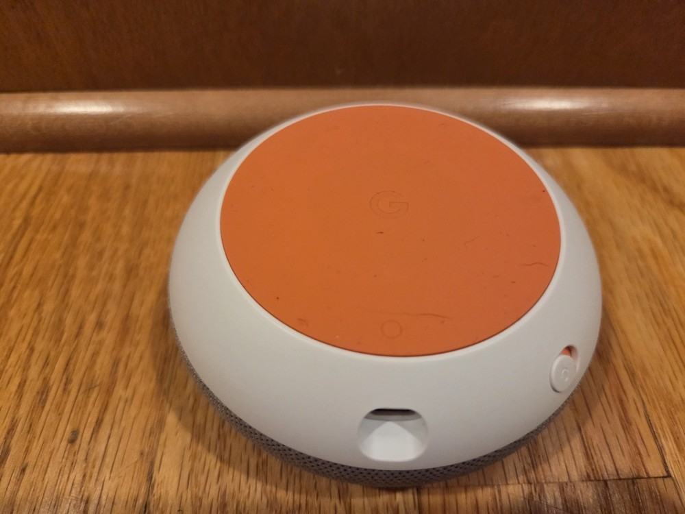 Google Home Mini Smart Speaker with Google Assistant Generation 1 (Chalk)