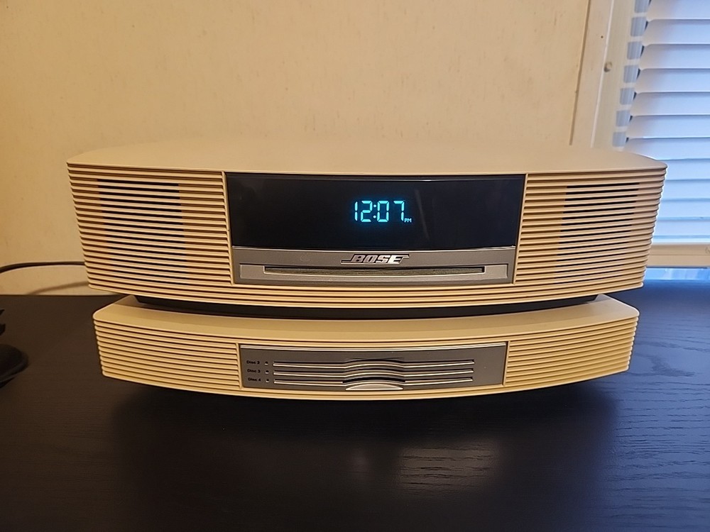 Bose Wave Music System Bundle with Bos Multi-CD Changer - White Cream No Remote