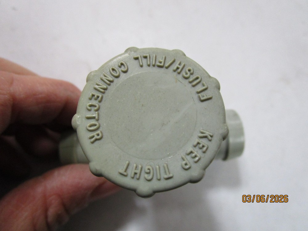 Engine Coolant Flush Needa 47120 (white, no factory packaging)