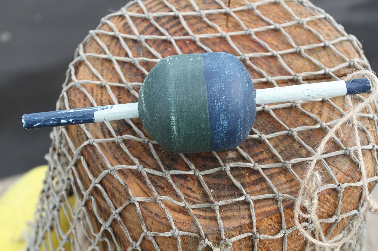 Vintage Style Commercial Fishing Buoy Net Marker Weathered Look Wood, WF-1