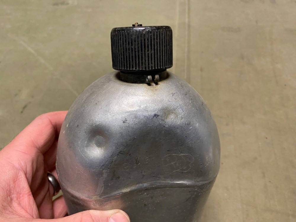 ORIGINAL WWII US ARMY & MARINE INFANTRY M1942 CANTEEN-DATED 1943, RSE