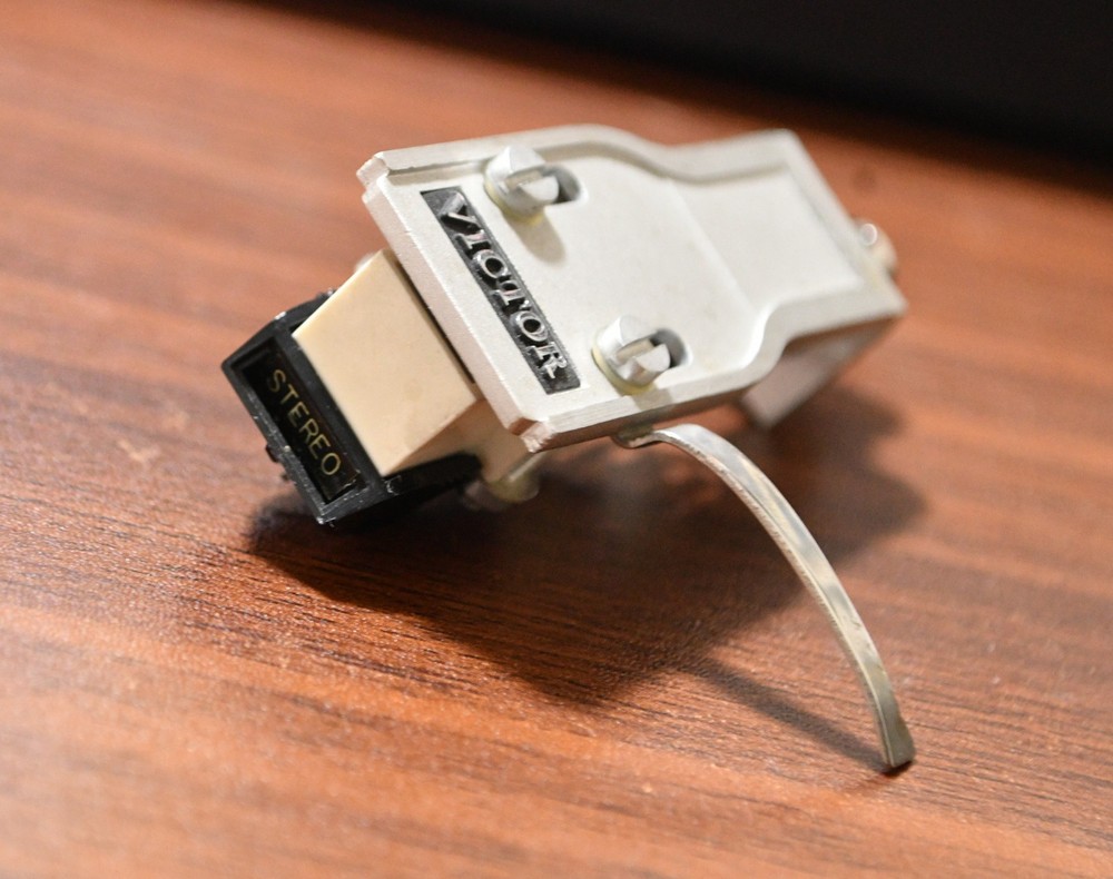 Victor MD-1016 MM cartridge with original headshell * VG++