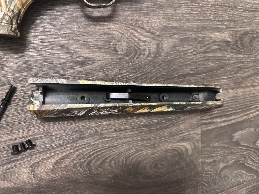 THOMPSON CENTER .50 CAL IMPACT MUZZLELOADER STOCK ASSEMBLY CAMO