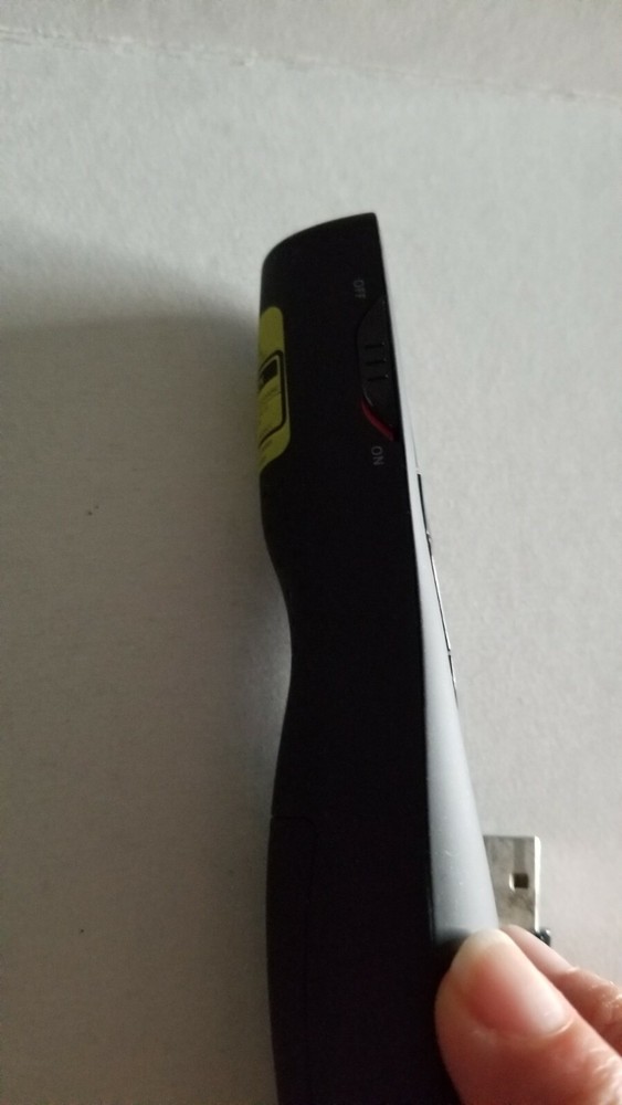 Logitech Professional Wireless Presenter w/Green Laser Pointer 100ft Projection