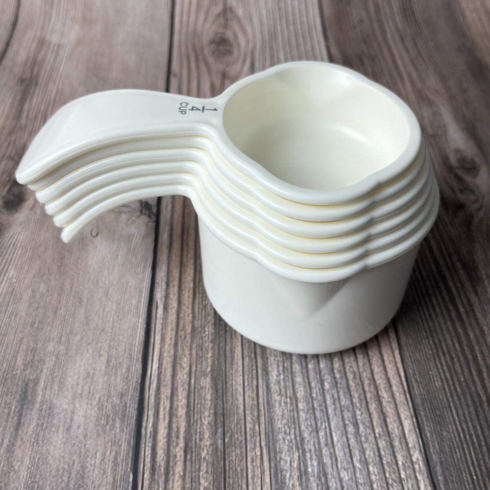 Tupperware Vintage Measuring Cup Set Nesting Curved Handle White Easy Pour Side
