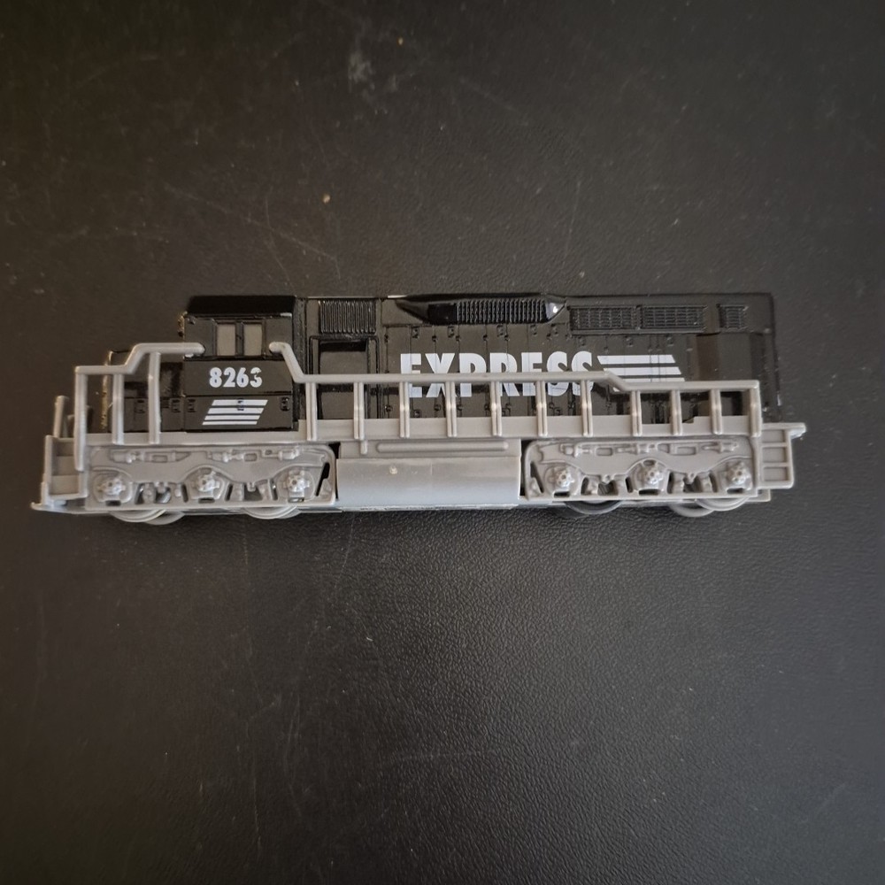 Freight Locomotive Pull Back Power Black & Silver 8263 Express Die Cast