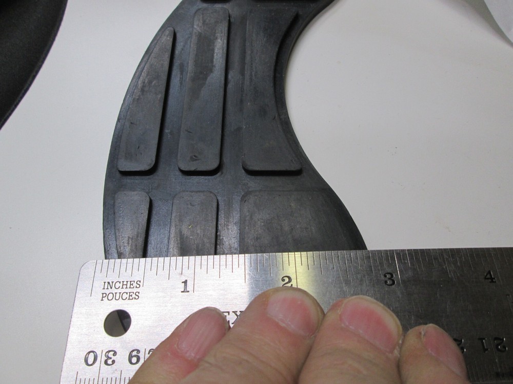 ROADKROME SMALL CURVED FLOORBOARD REPLACEMENT RUBBER SET - GETS THREE SETS