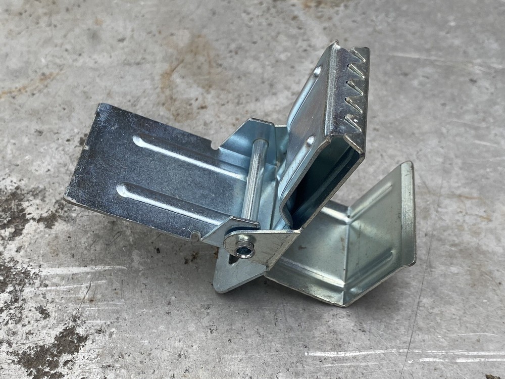 Rug Display Rack Hanging Clips