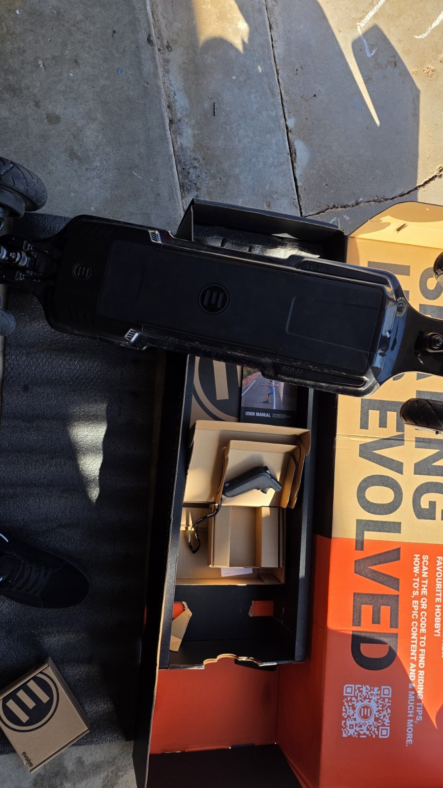 Evolve Diablo Carbon Electric Longboard Skateboard