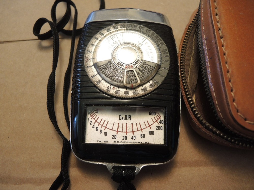 DeJur Dual Professional Light Meter With Case -- Tested, Light Reactive