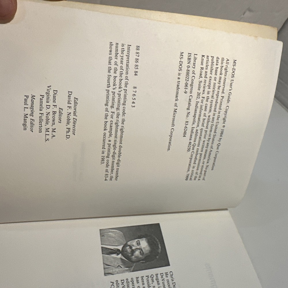 Microsoft's MS-DOS User's Reference Guide 1984 Que Vintage Computer