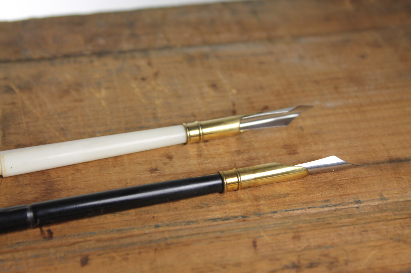 2 Antique Style Turned Bone & Horn Calligraphy Fountain Dip Ink Nib Writing Pen