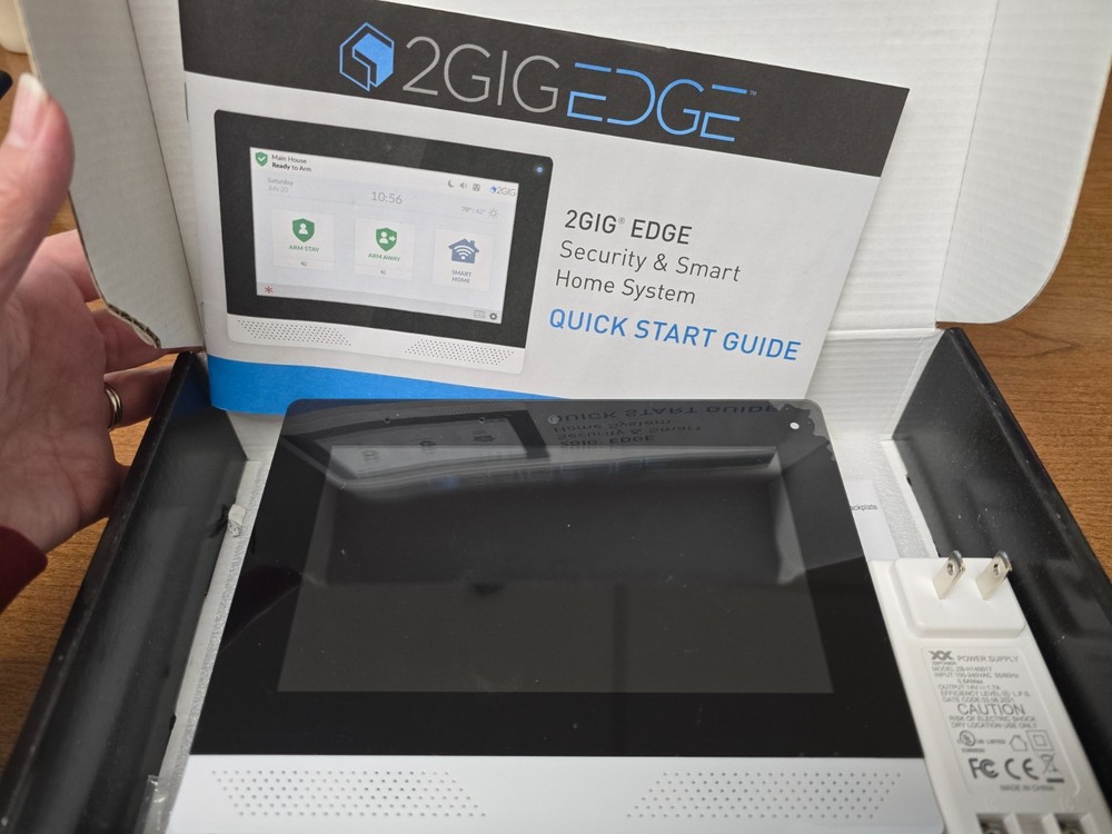 2 GIG Edge Panel with 7" screen (2GIG-EDG-NA-VA)