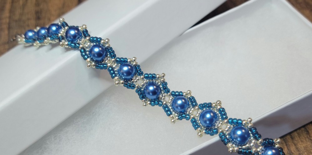 Handmade Beaded Bracelet with Gift Box Blue