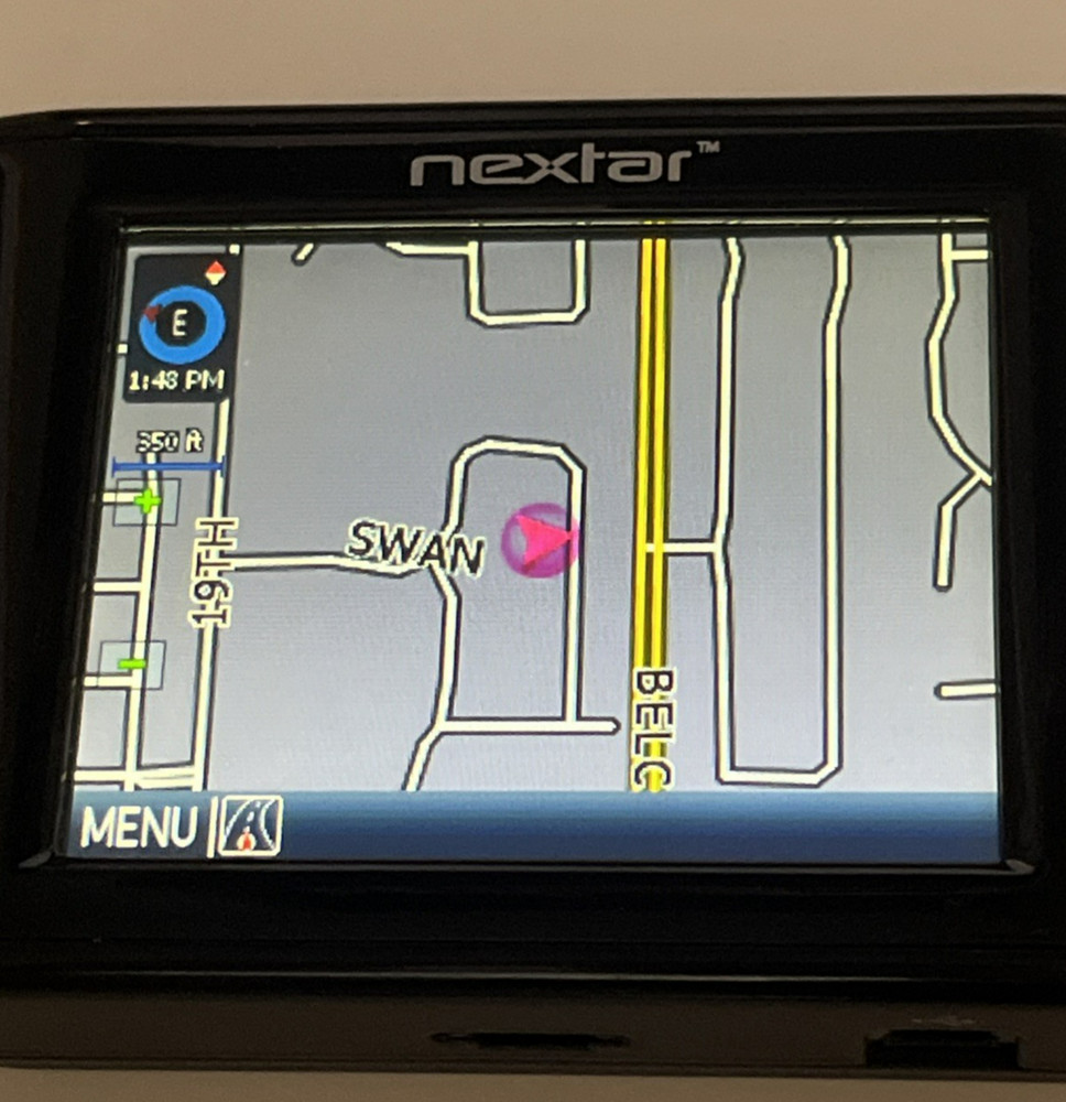 Nextar M3-03 GPS with SD Card, Case & Charger - Tested and Working