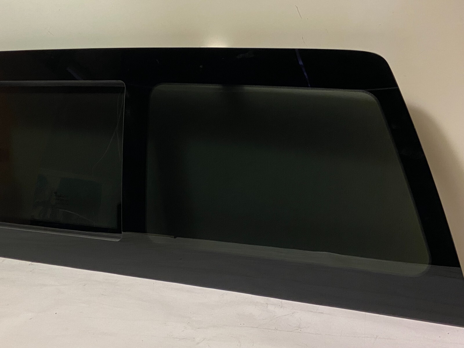 Fits 1999-2006 Chevy Silverado Manual Sliding Window Back Glass ( One Panel)