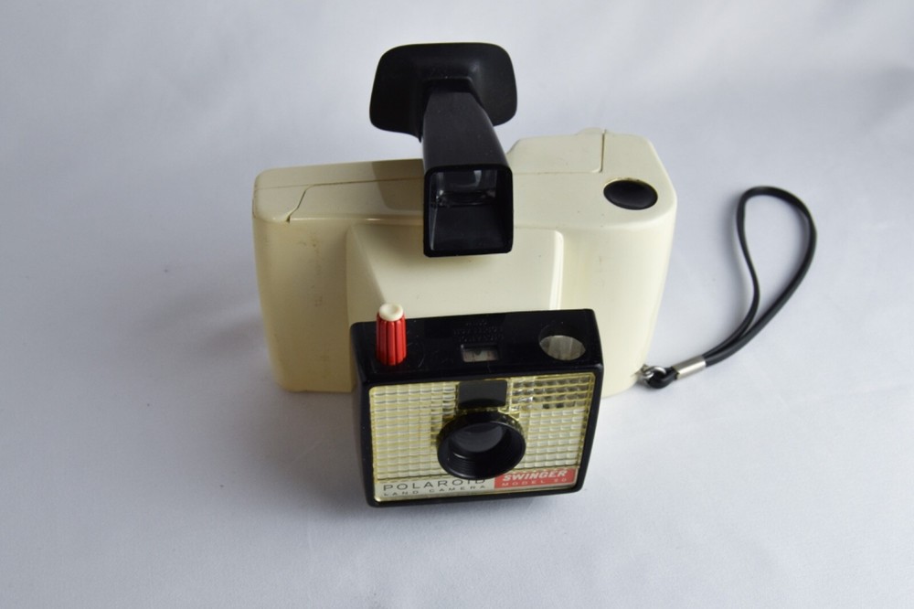 Polaroid Land Camera  Swinger Model 20