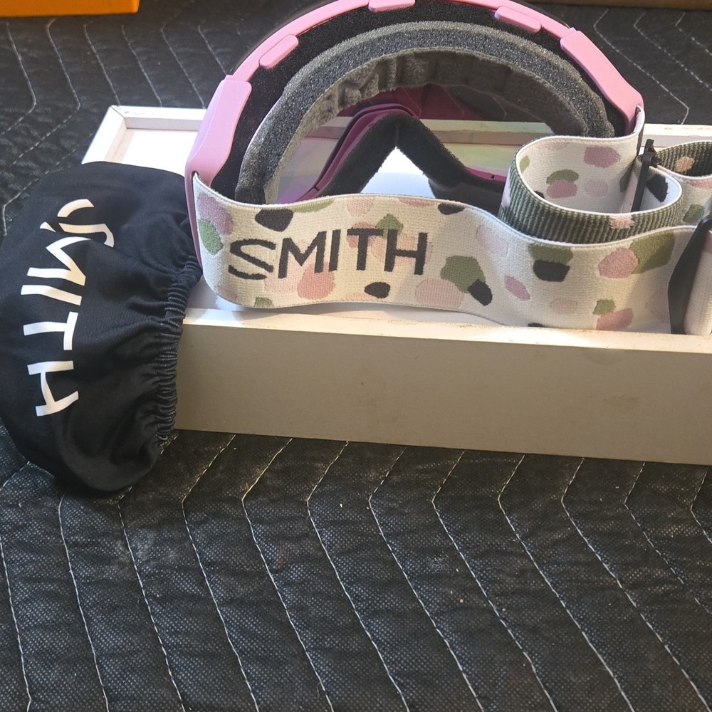Smith Adjustable Pink Frame Mirrored Ski Goggles for Skiing Snowboarding